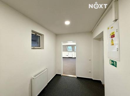 Pronájem kanceláře, 77 m²