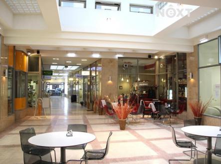 Pronájem komerčního objektu, obchodní centrum, 16 m²