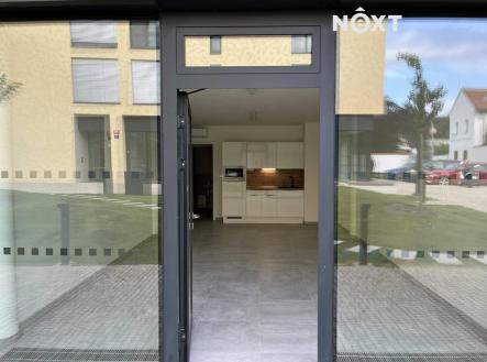 Pronájem komerčního objektu, obchodní centrum, 40 m²