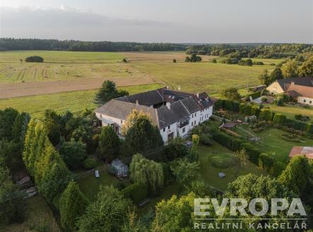 Prodej zemědělského objektu, 2 239 m²