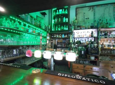 Pronájem - restaurace, 300 m²