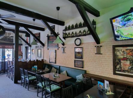 Pronájem - restaurace, 300 m²