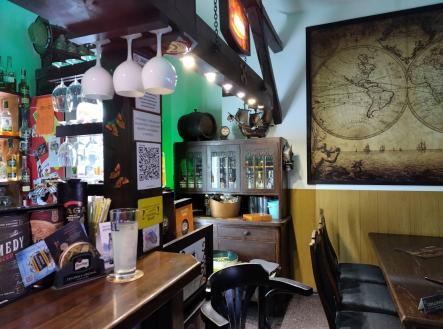Pronájem - restaurace, 300 m²