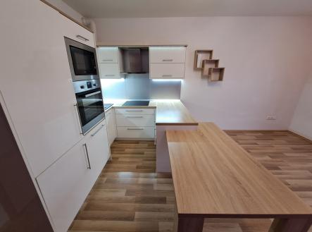 Pronájem bytu, 2+kk, 50 m²