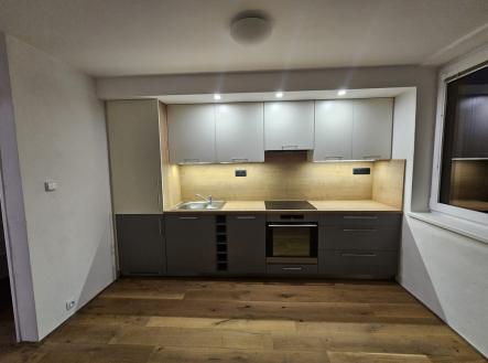 Pronájem bytu, 3+1, 107 m²