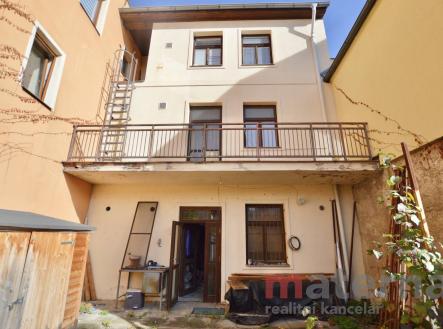 Prodej nájemního domu, 307 m²