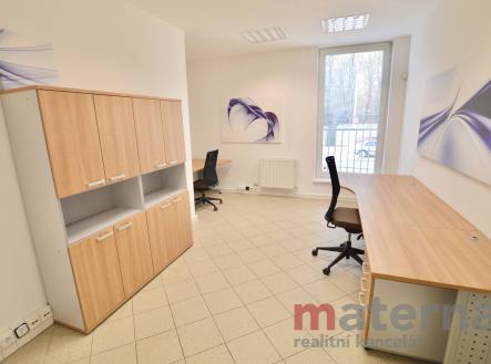 Pronájem - kanceláře, 84 m²