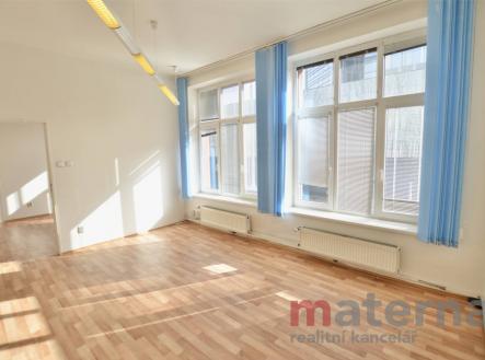 Pronájem kanceláře, 33 m²