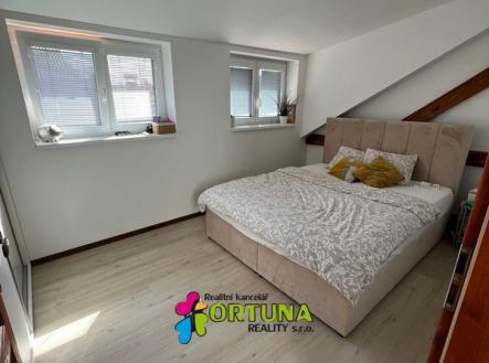 Pronájem bytu, 2+kk, 43 m²