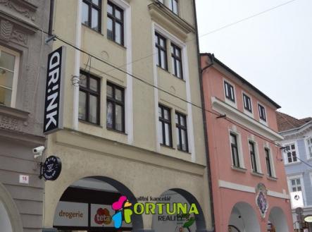 Prodej nájemního domu, 1 563 m²