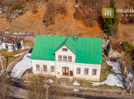Prodej - penzion, 305 m²