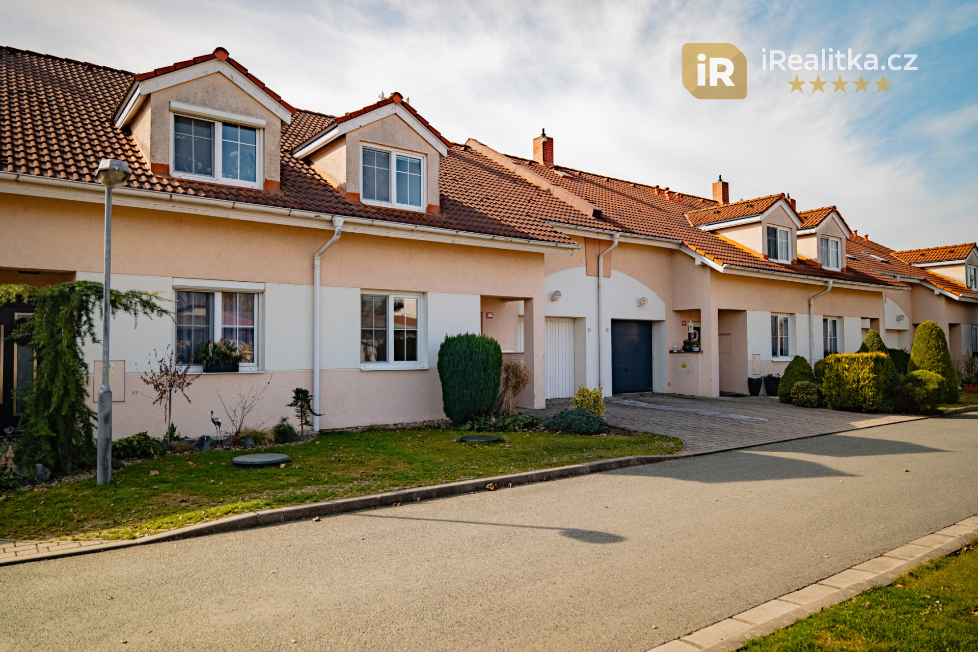 Prodej domu se zahradou, garáží a pergolou - Vrdy, Čáslav