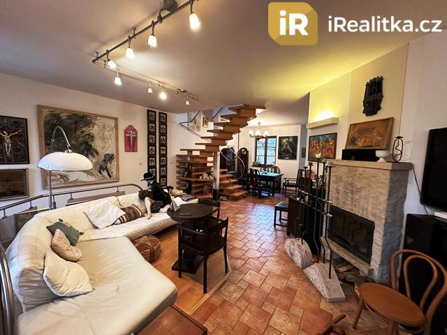 Prodej rodinného domu, 5 pokojů, 238 m², Jičín