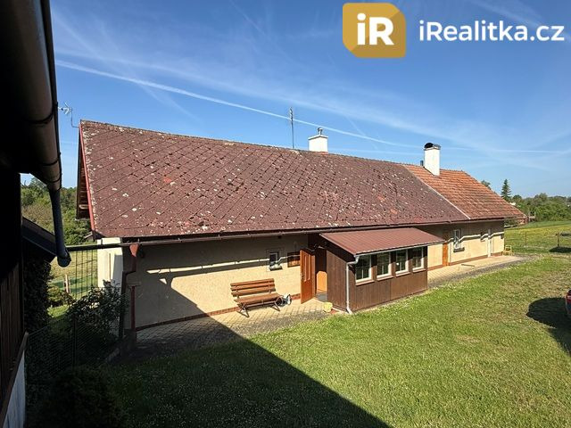 Prodej rodinného domu, 5 pokojů, 220 m², Chyjice