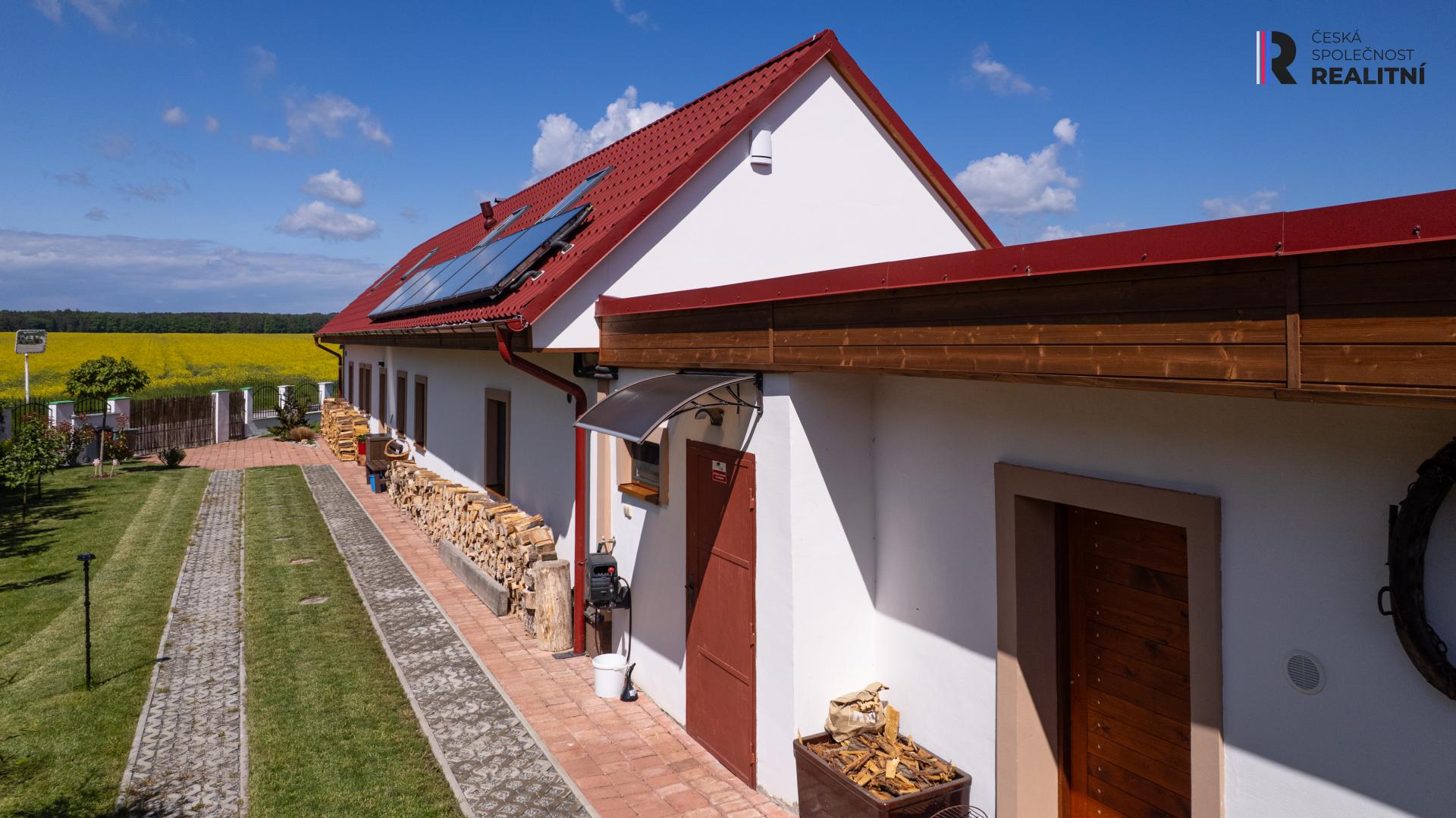 Prodej  - dům/vila, 396 m2