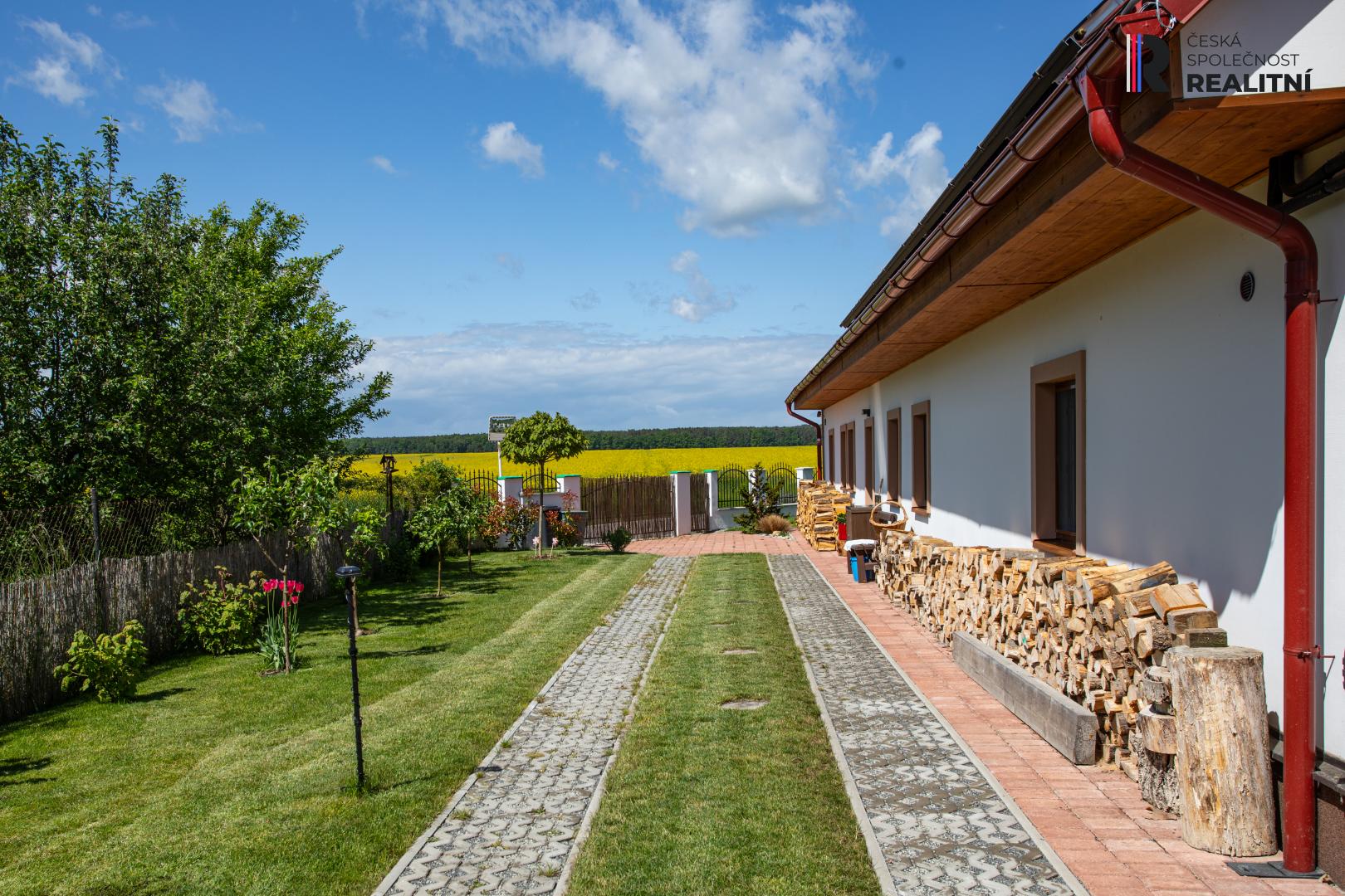 Prodej  - dům/vila, 212 m2