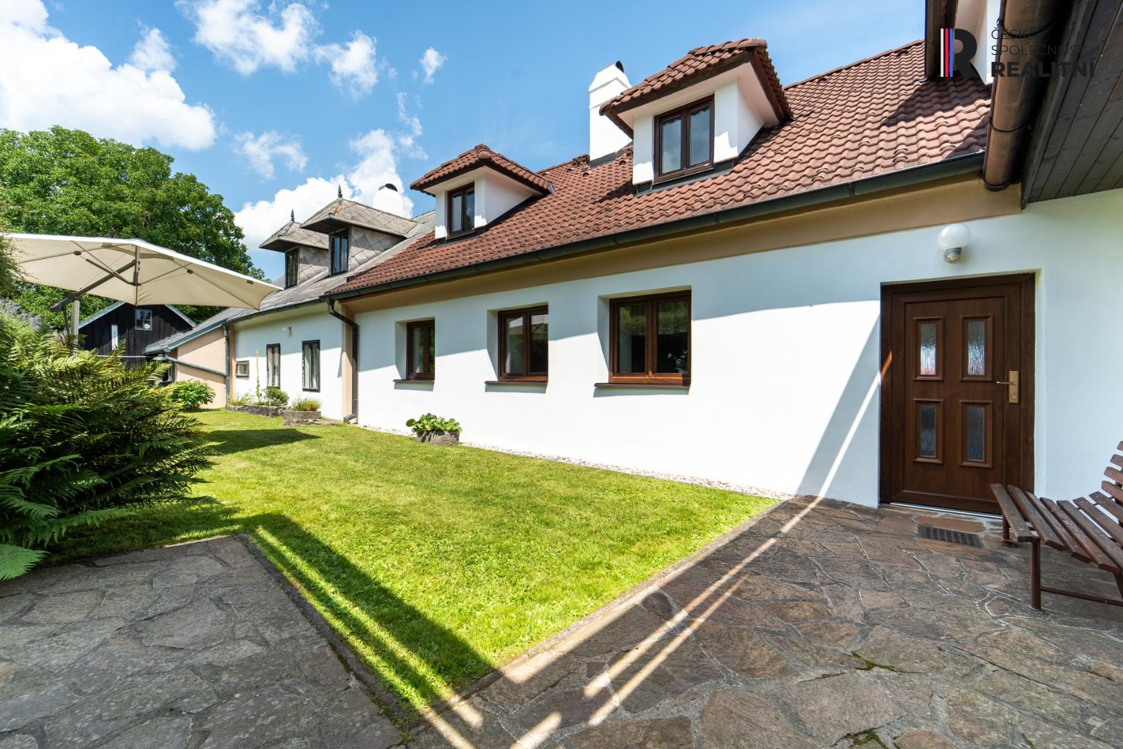 Prodej  - dům/vila, 387 m2