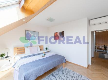 Pronájem bytu, 5+1, 163 m²