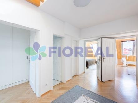Pronájem bytu, 5+1, 163 m²