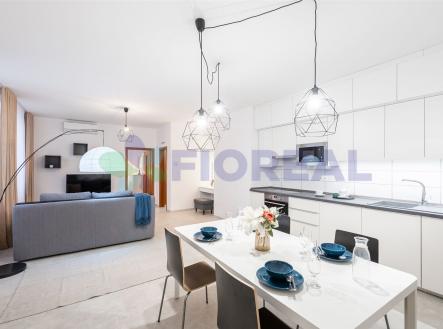 Pronájem bytu, 2+kk, 62 m²