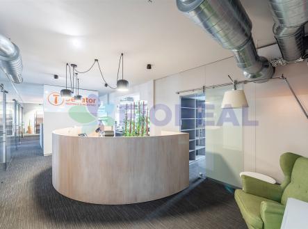 Pronájem kanceláře, 280 m²