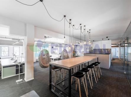 Pronájem kanceláře, 280 m²