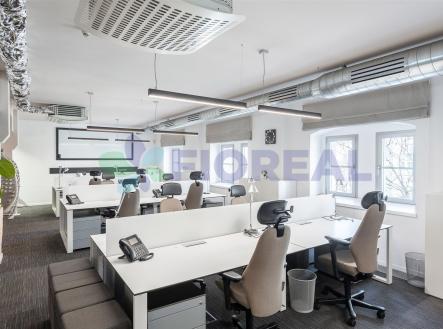 Pronájem kanceláře, 280 m²