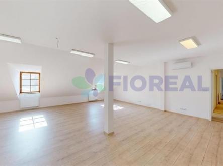 Pronájem kanceláře, 220 m²