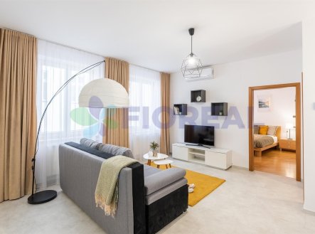 Pronájem bytu, 2+kk, 61 m²