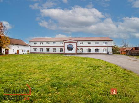 Prodej komerčního objektu, jiný, 2 151 m²