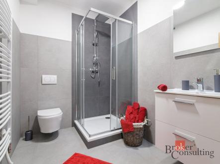 Prodej komerčního objektu, jiný, 2 151 m²