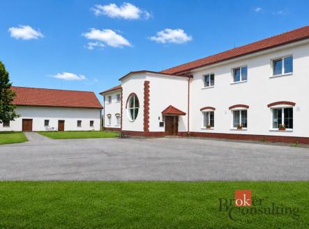 Prodej komerčního objektu, jiný, 2 151 m²