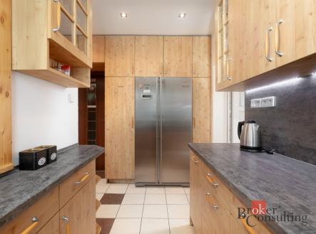 Prodej komerčního objektu, jiný, 261 m²