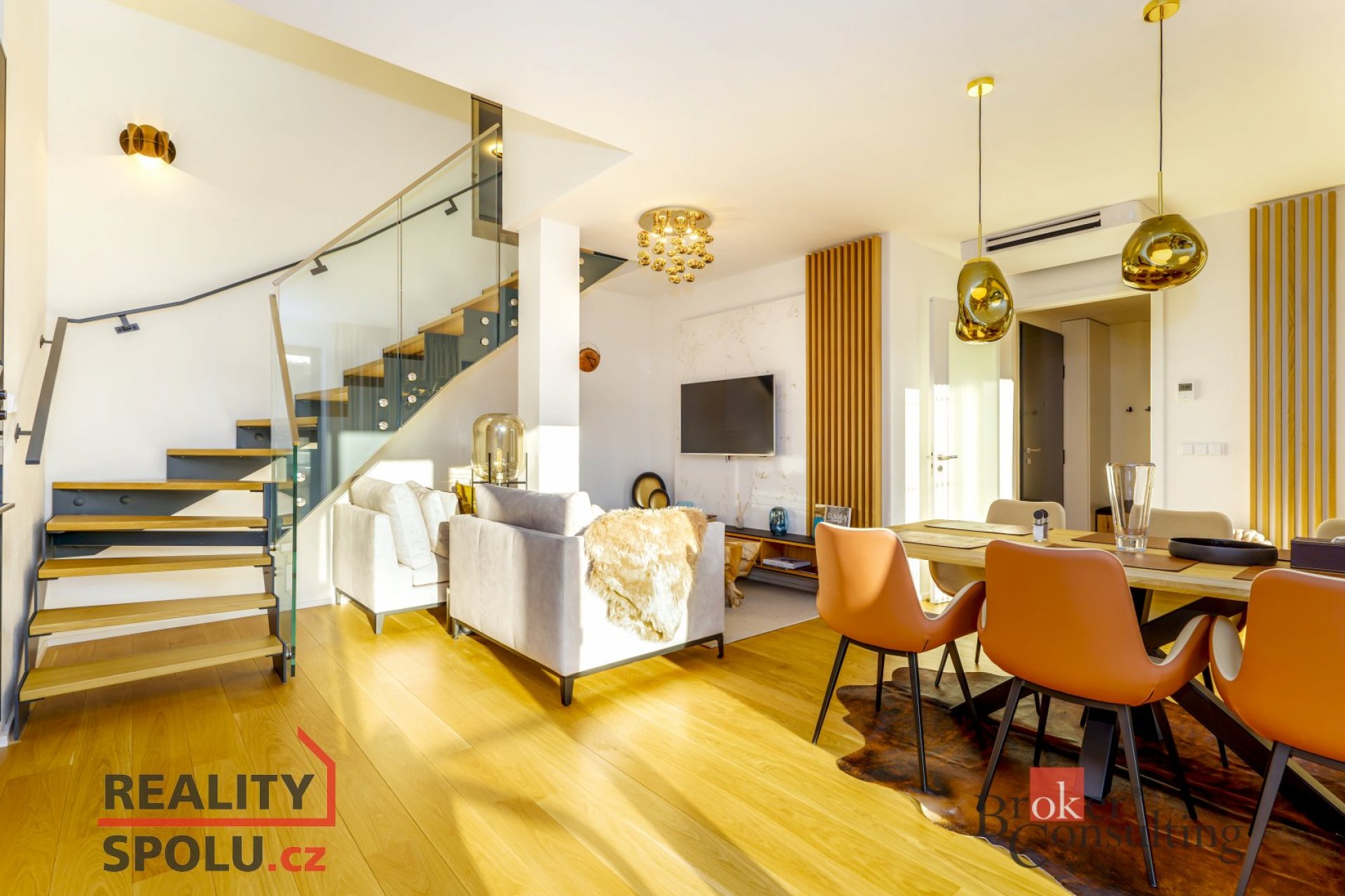 Prodej nádherného mezonetového apartmánu 3+kk v projektu Molo Lipno