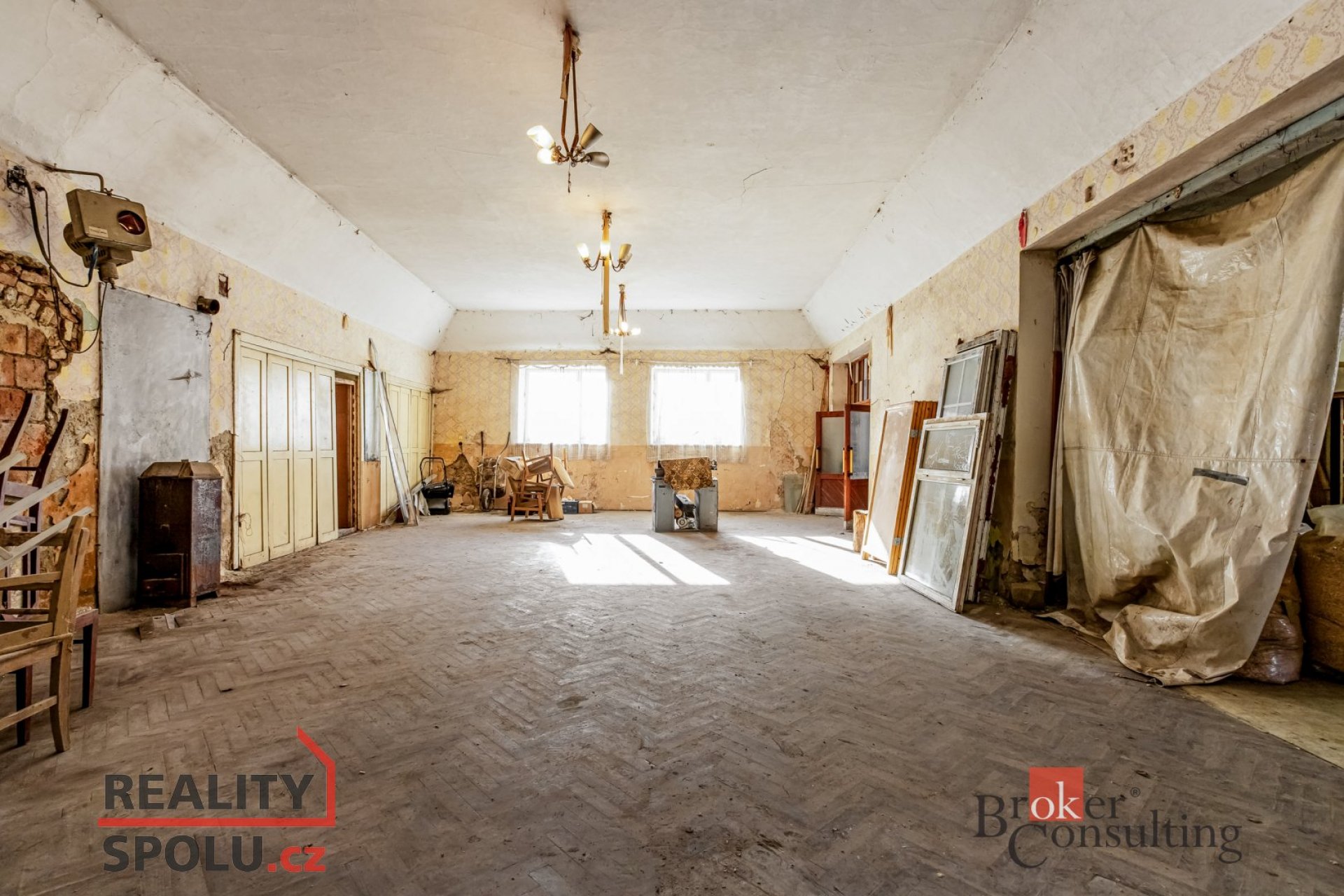 Prodej bývalé hospody s tanečním sálem v Úsobí, 395 m2