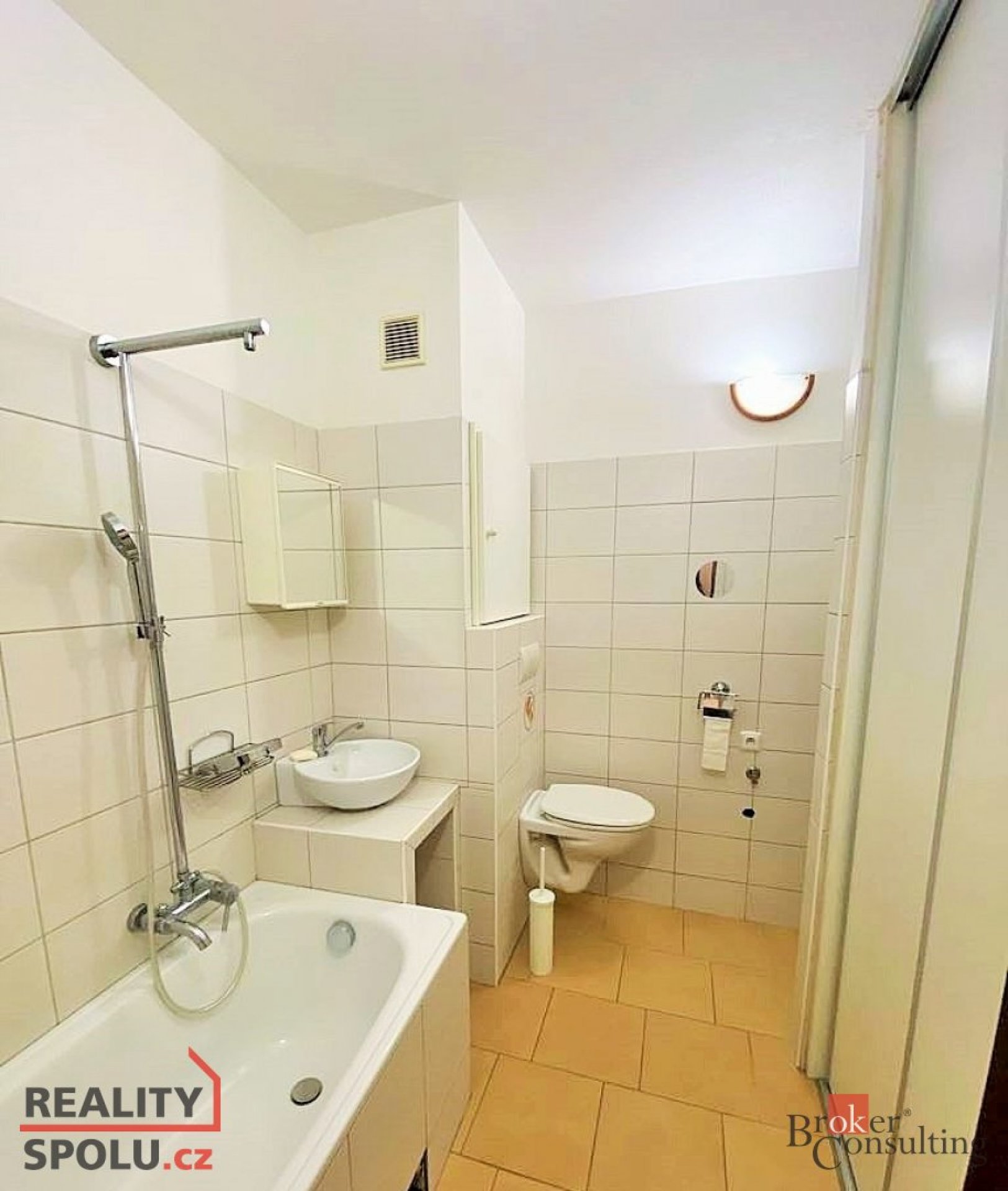 Podnájem, byty/1+kk, 27 m2, Gen. Píky, Moravská Ostrava, 70200 Ostrava, Ostrava-město [ID 67461]