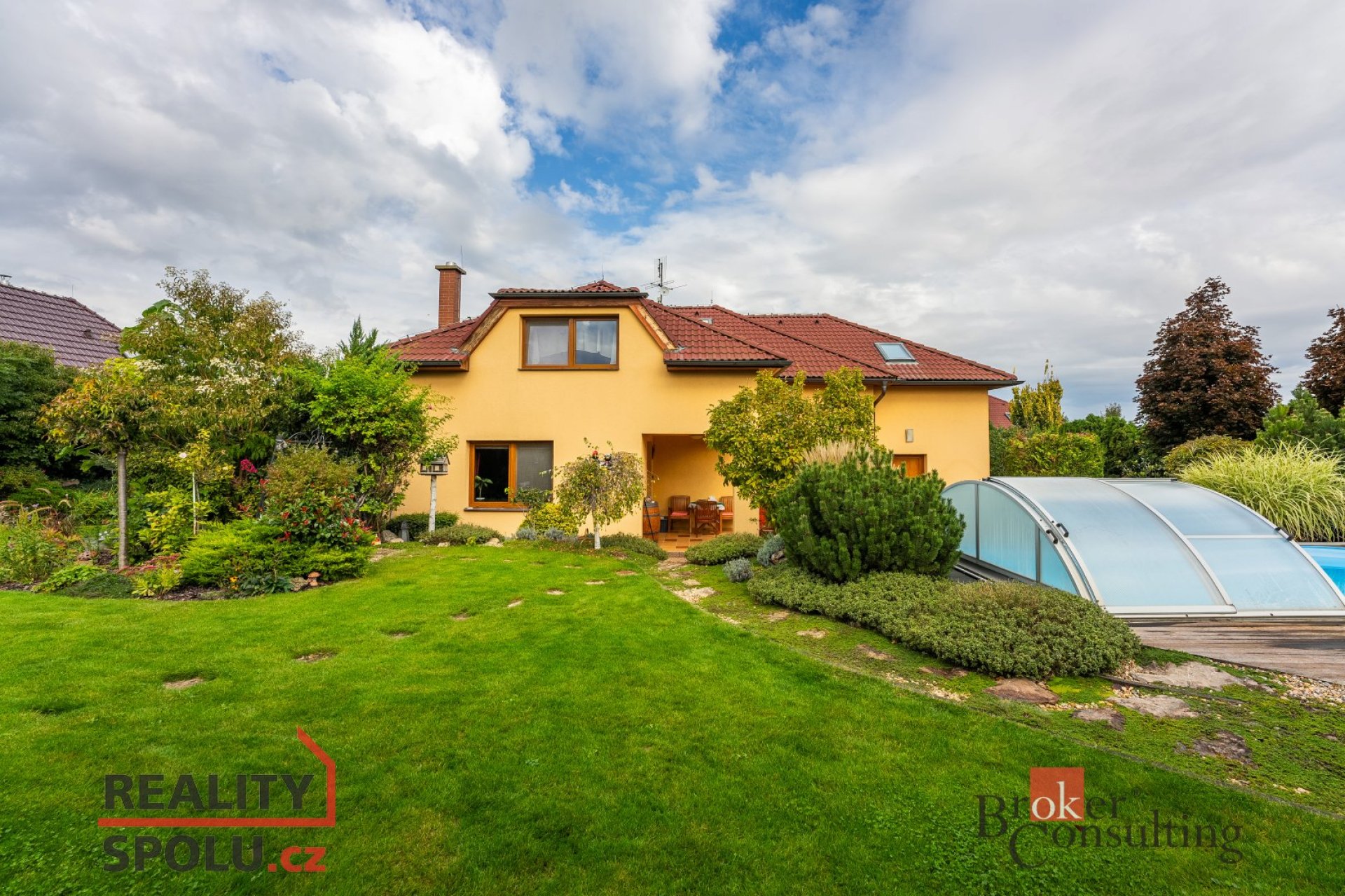 Prodej, domy/rodinný, 184 m2, U studánky 274, 25063 Veleň, Praha-východ [ID 64606]