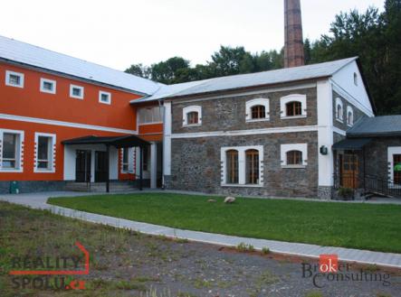 Prodej komerčního objektu, jiný, 2 115 m²