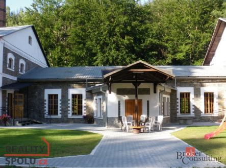 Prodej komerčního objektu, jiný, 2 115 m²