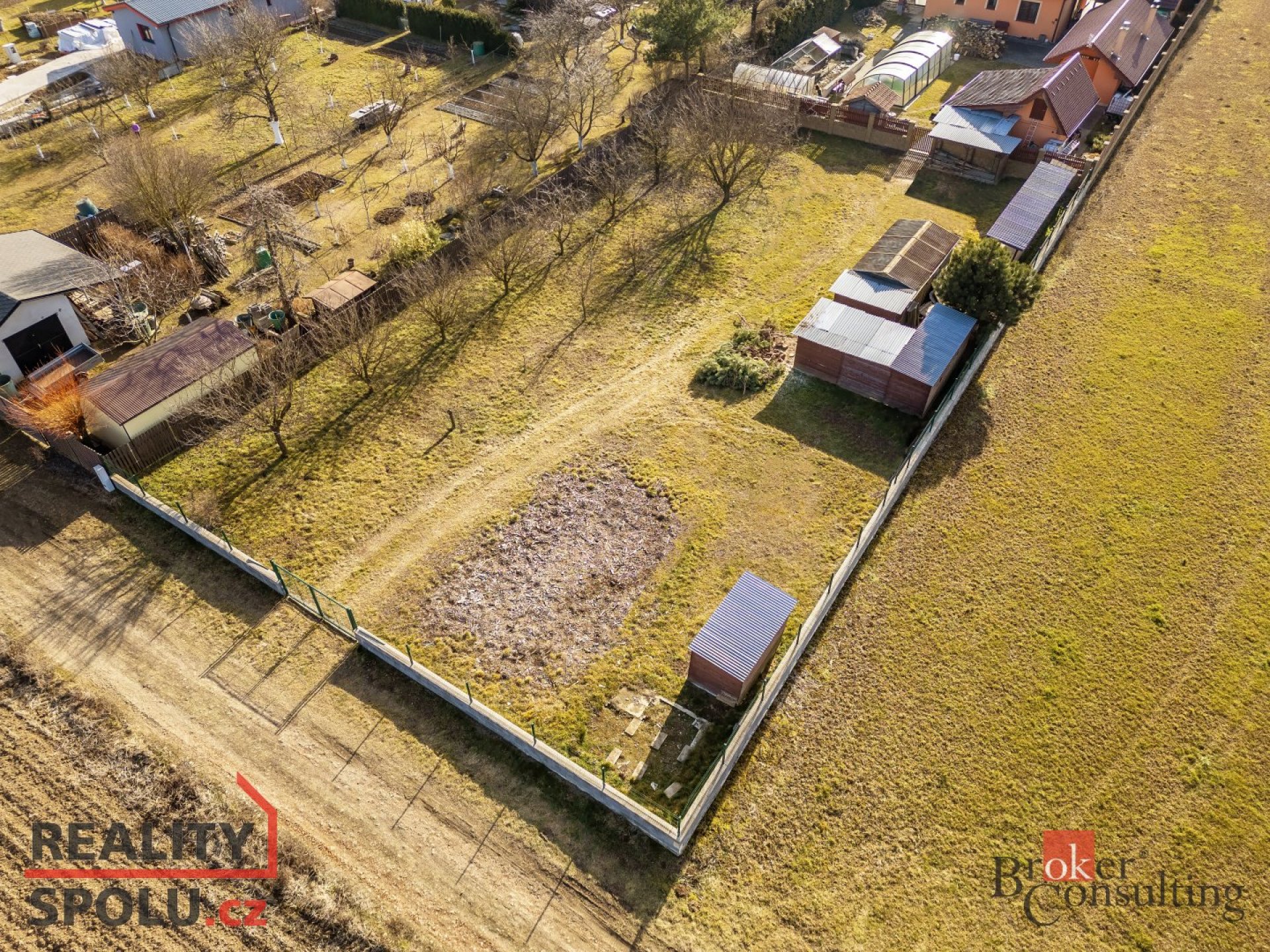 Stavební pozemek 1257m2 v Mohelně