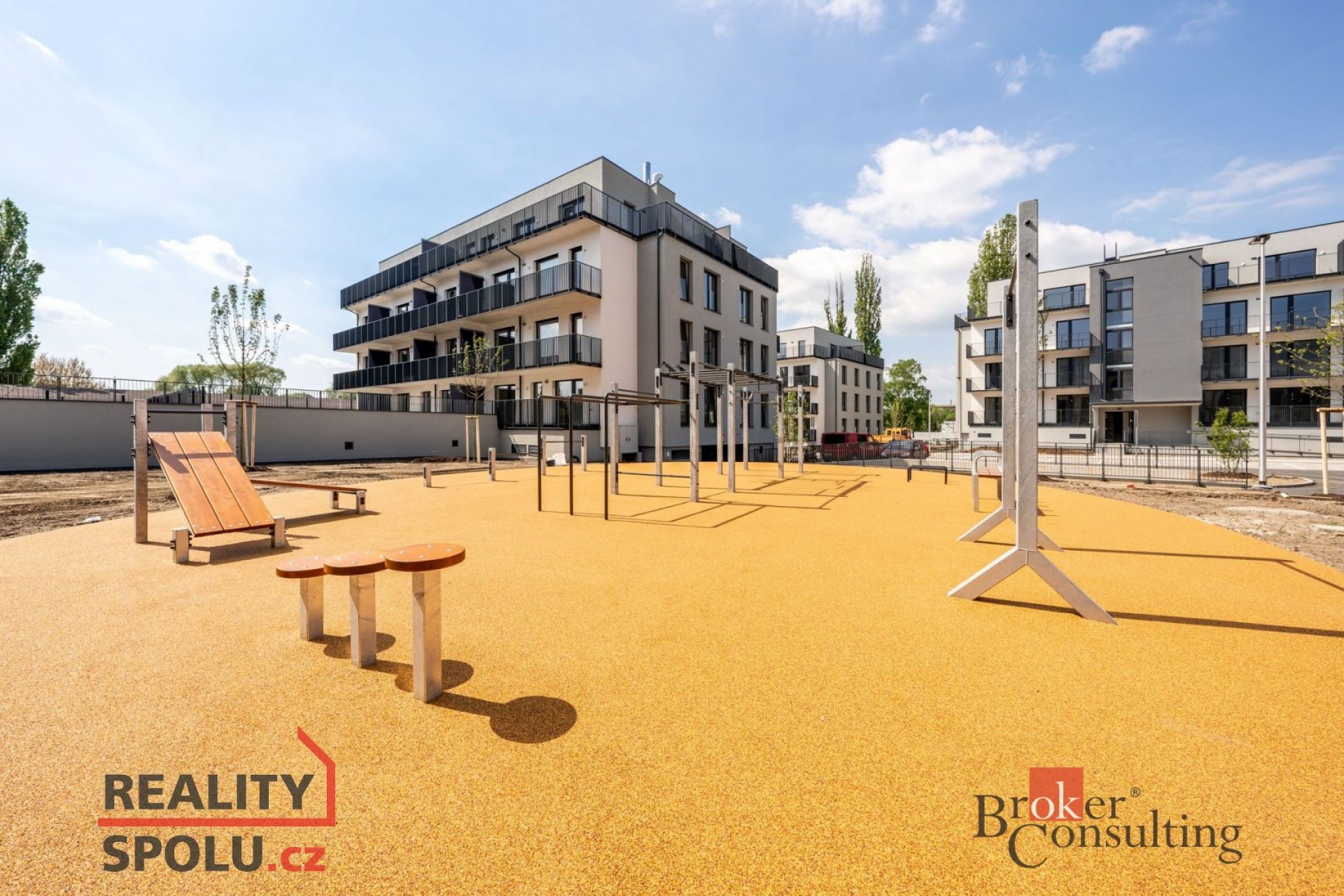 Luxusní byt 2+kk s terasou či balkónem a parkováním v Kladně – skvělá volba pro moderní bydlení