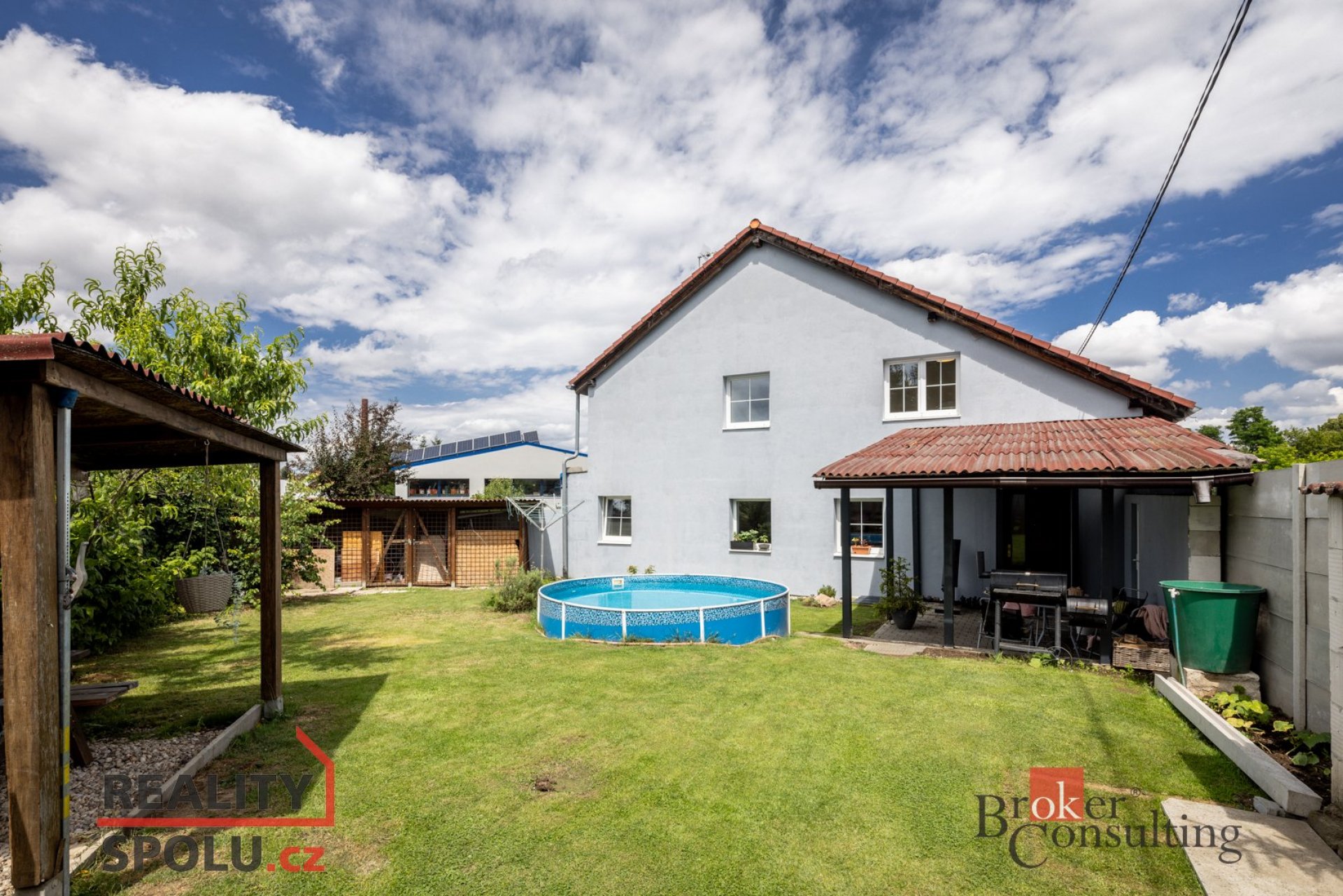 Prostorný rodinný dům 5+1 v Benešově u Prahy