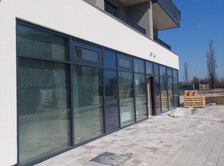 Pronájem - komerční objekt, jiný, 182 m²