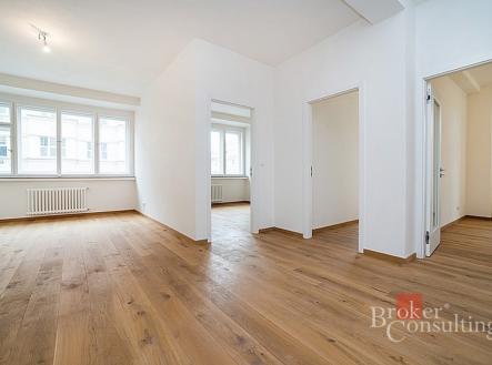 Pronájem - komerční objekt, administrativní budova, 118 m²