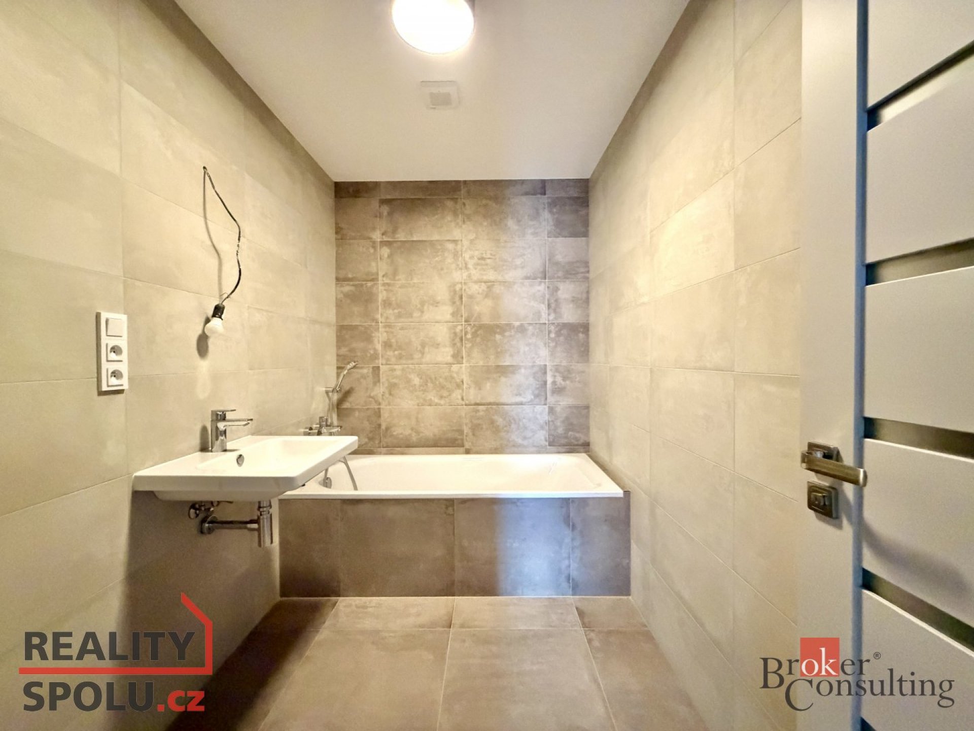 Pronájem, byty/2+kk, 72 m2, 67131 Únanov, Znojmo [ID 68751]