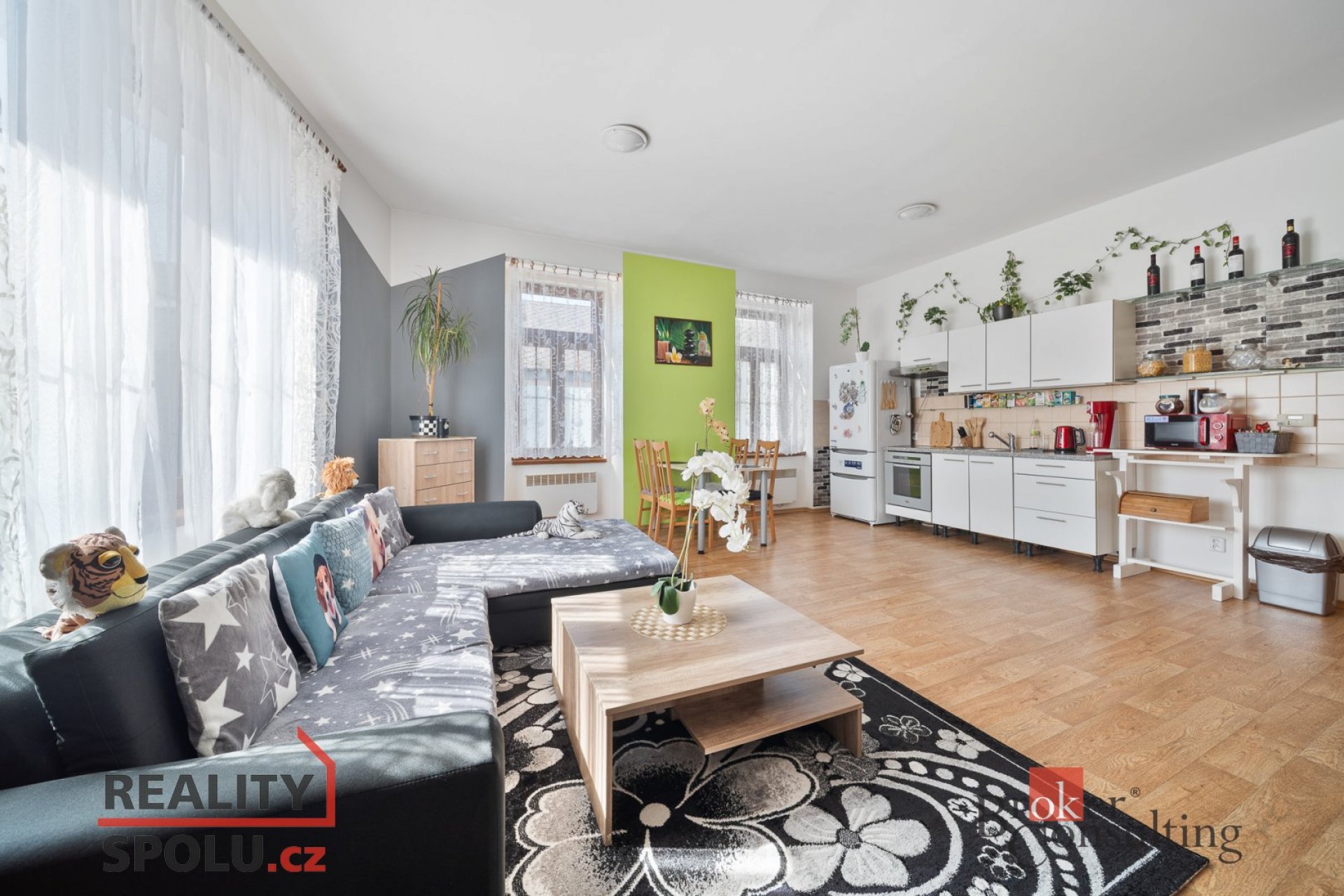 Prostorný byt 2 + kk (66 m²) jen pár kroků od náměstí 