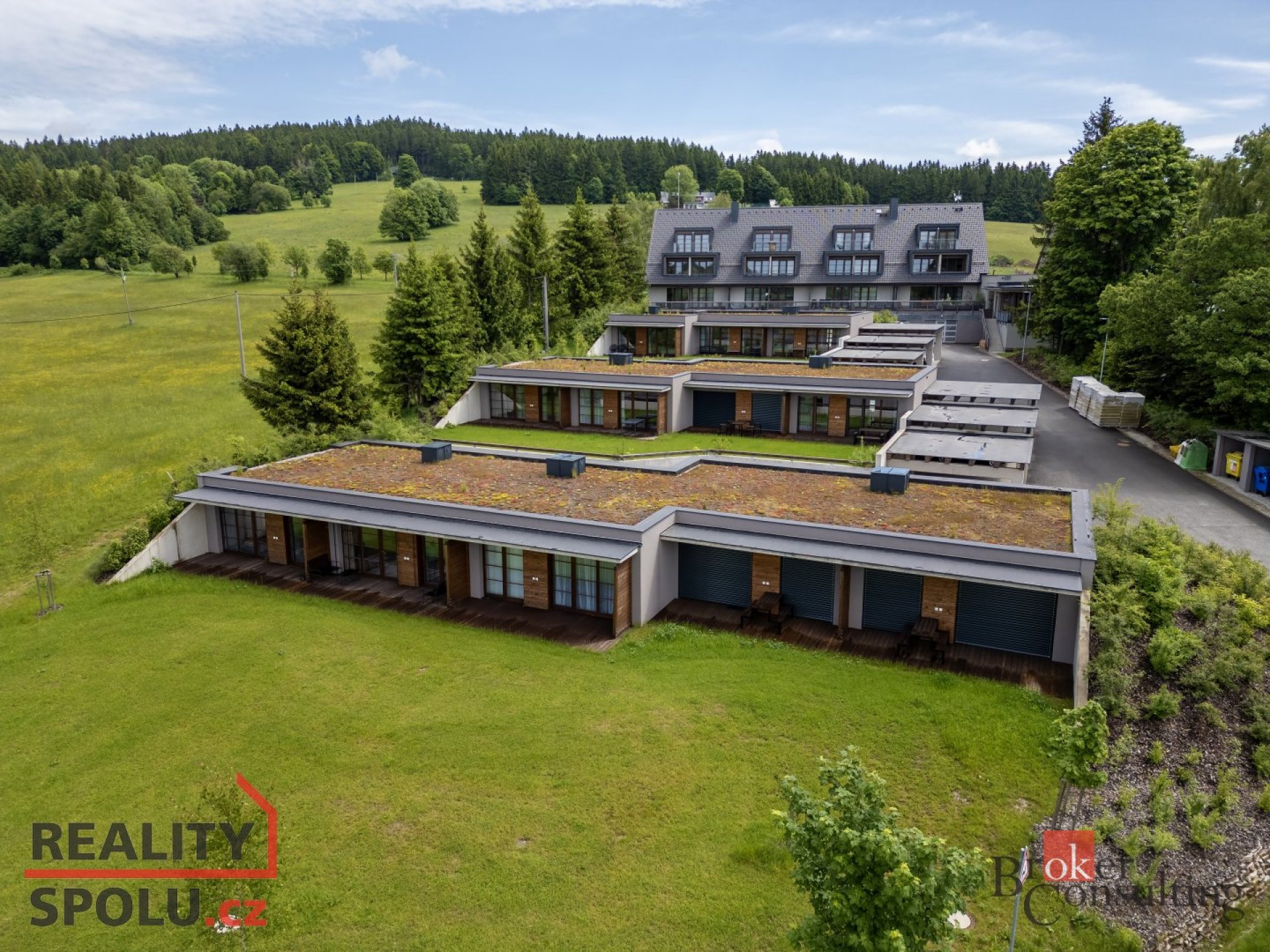 Moderní apartmán s předzahrádkou a parkovacím stáním