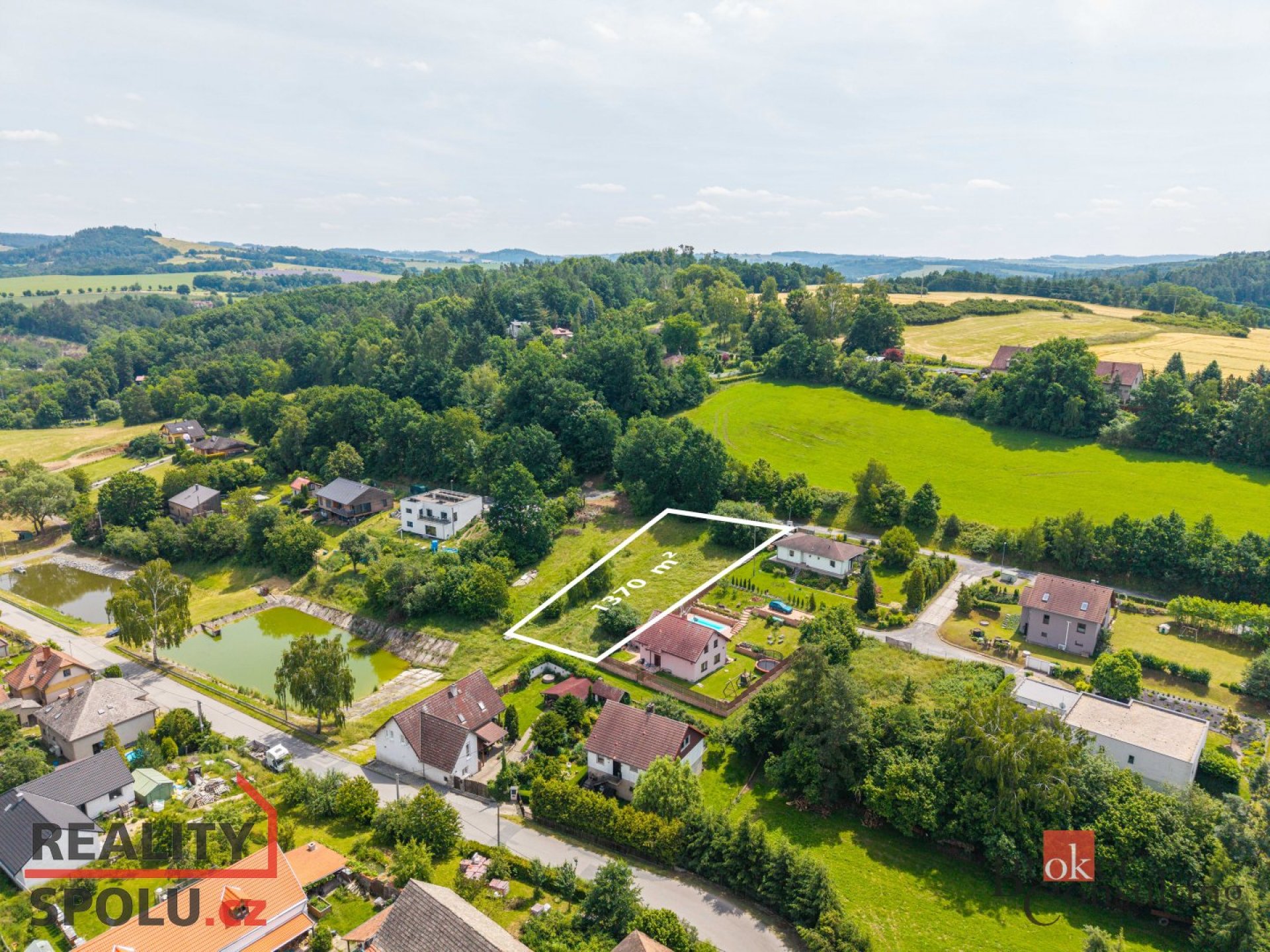 Stavebního pozemek 1 370 m², Mrač u Benešova - vydané stavební povolení RD