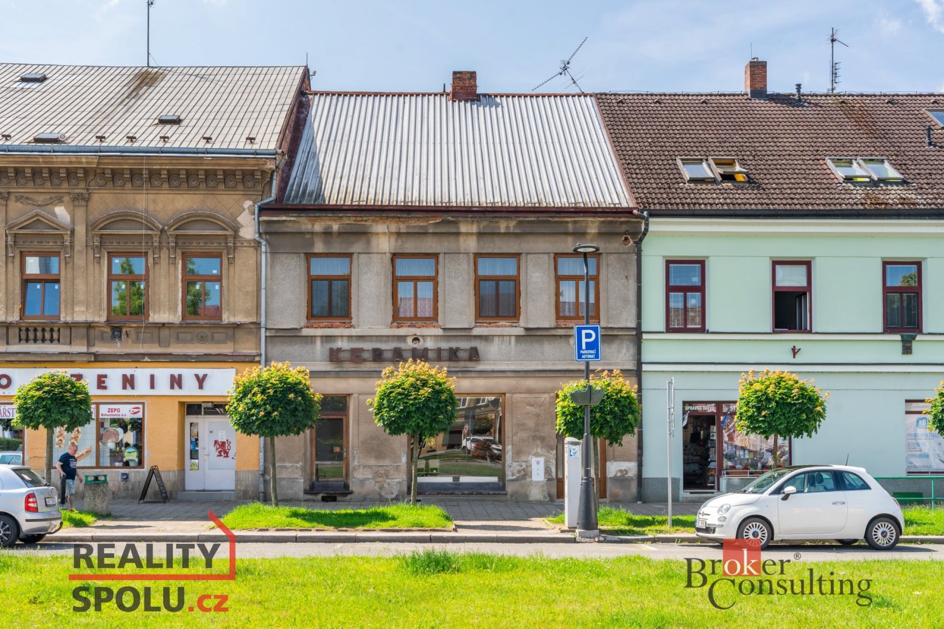 Prodej rodinného domu s komerčním prostorem v centru Třebechovic pod Orebem