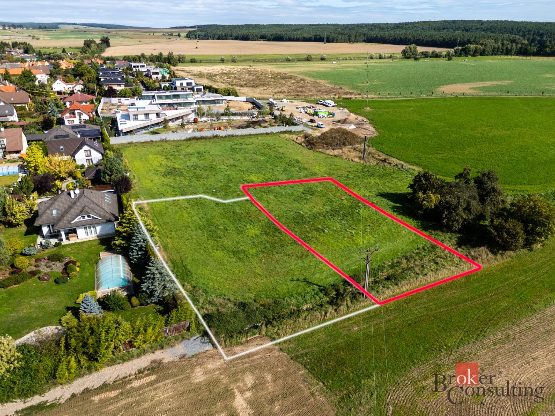 Hledáte klidné místo na výstavbu domu podle vašich představ v blízkosti Plzně?